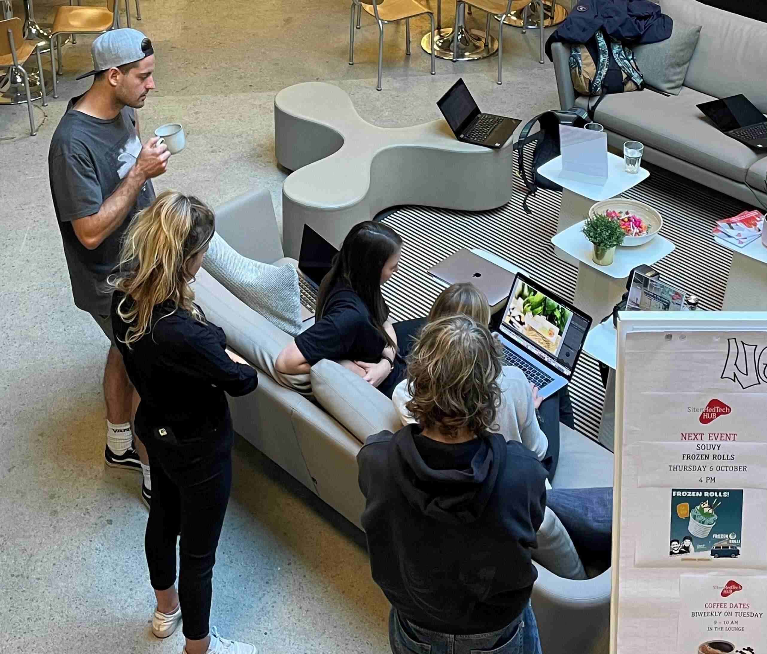 naa. Fotografinnen Fabienne und Julia live bei der Arbeit. (aufgenommen von Moritz Streit)